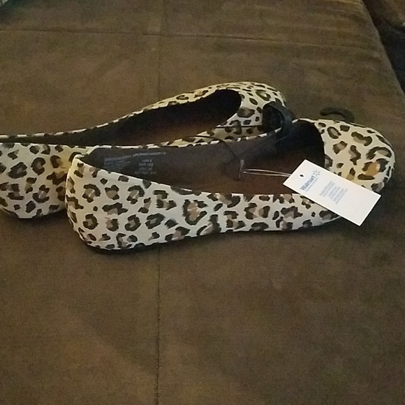 Shoes - Picture 2 of 2